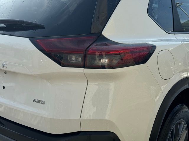 2023 NISSAN ROGUE - Image 6