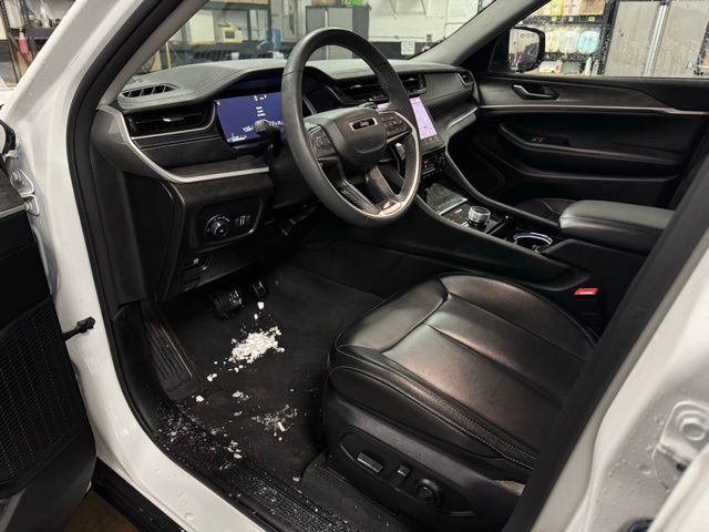 2023 JEEP GRAND CHEROKEE L - Image 18