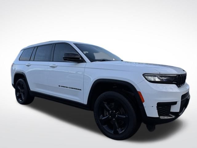 2023 Jeep Grand Cherokee Laredo photo 2