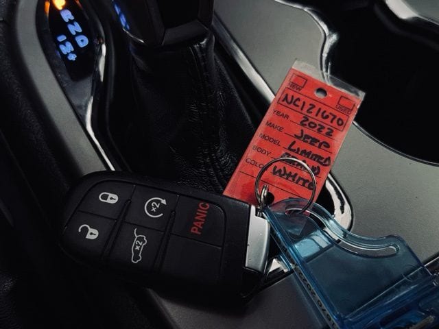 2022 JEEP GRAND CHEROKEE - Image 38