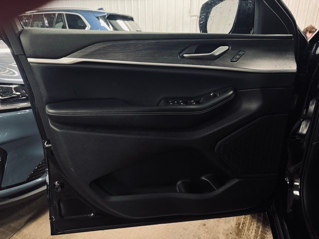 2023 JEEP GRAND CHEROKEE - Image 12