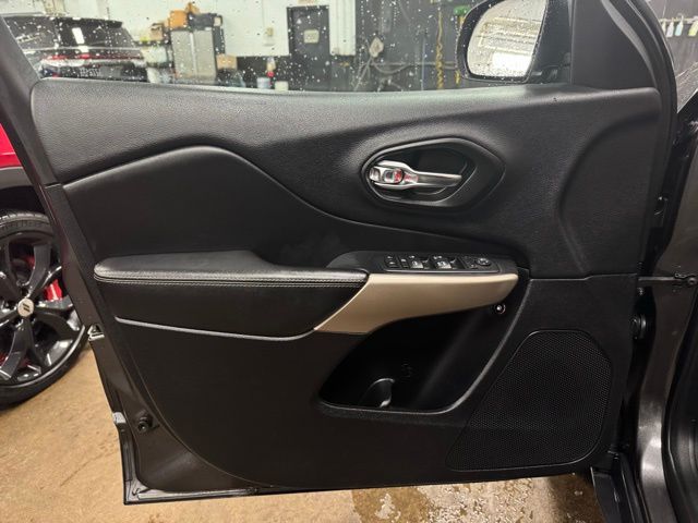 2017 JEEP CHEROKEE - Image 13