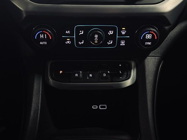 2023 GMC ACADIA - Image 35