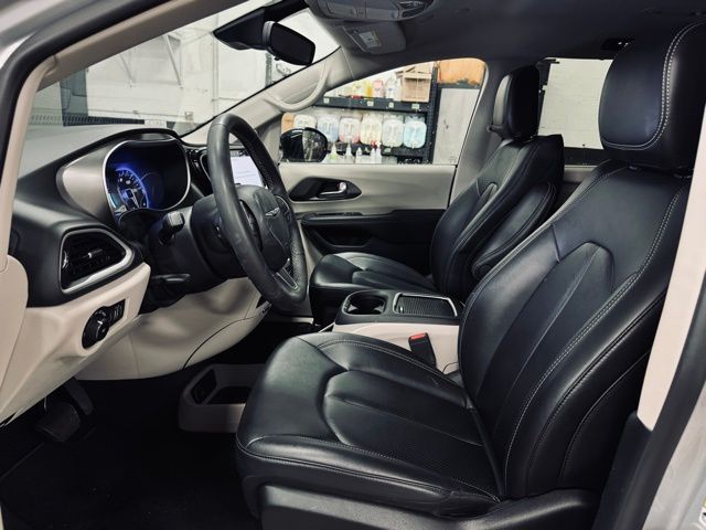2024 CHRYSLER PACIFICA - Image 17