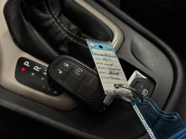 2017 JEEP CHEROKEE - Image 39