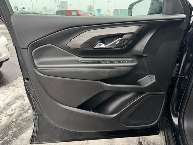 2024 GMC TERRAIN - Image 10