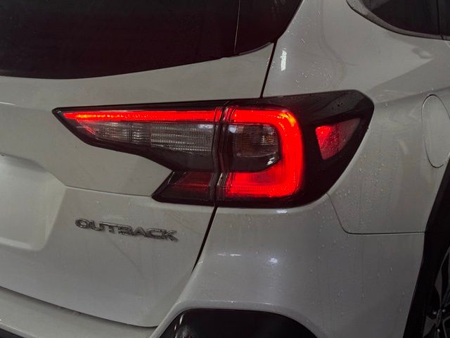 2023 SUBARU OUTBACK - Image 7