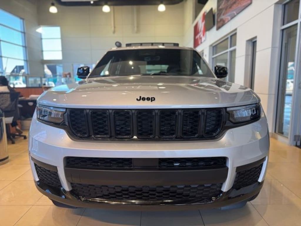 New 2025 Jeep Grand Cherokee L Laredo SUV