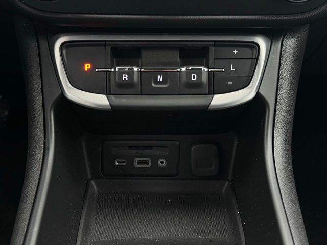 2024 GMC TERRAIN - Image 31