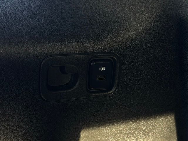 2023 GMC ACADIA - Image 23