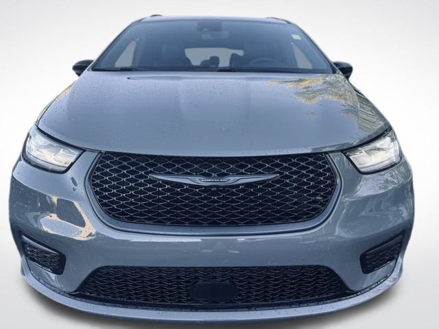 2025 Chrysler Pacifica Limited photo 2