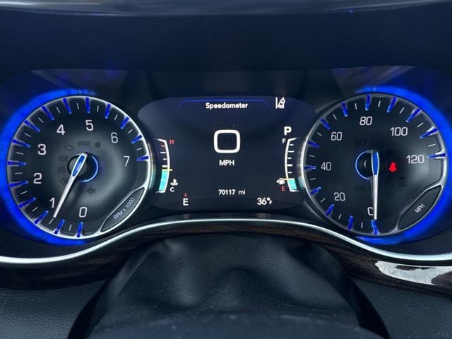 2023 CHRYSLER PACIFICA - Image 32