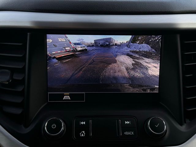 2023 GMC ACADIA - Image 39