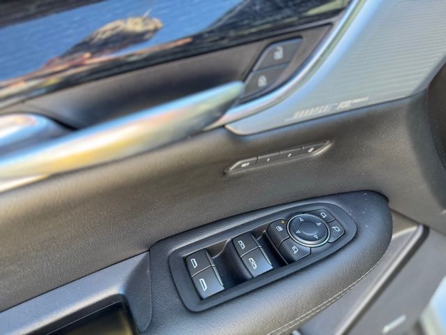 2025 CADILLAC XT5 - Image 14