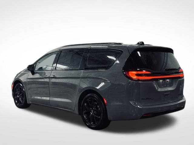 2025 CHRYSLER PACIFICA - Image 9