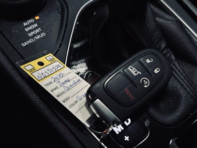 2022 JEEP CHEROKEE - Image 39