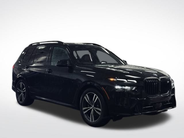 2025 BMW X7 - Image 4