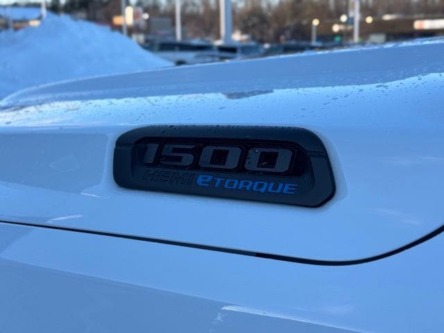 2024 RAM 1500 - Image 10