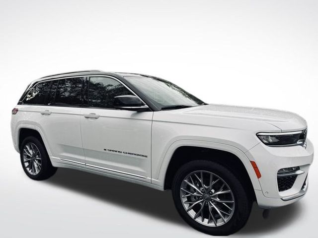 2025 Jeep Grand Cherokee Summit photo 3