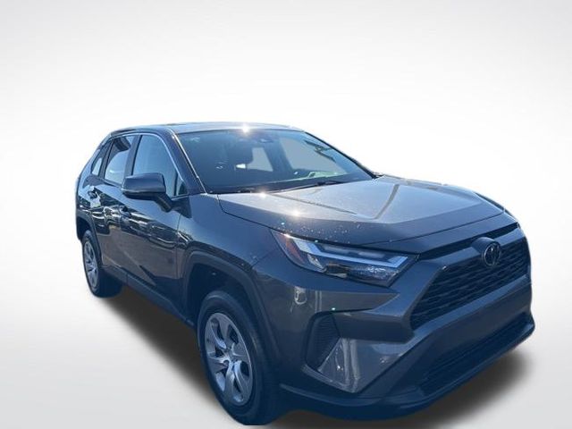 2023 Toyota RAV4 LE photo 3