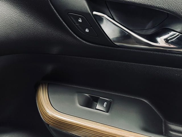 2023 GMC ACADIA - Image 16