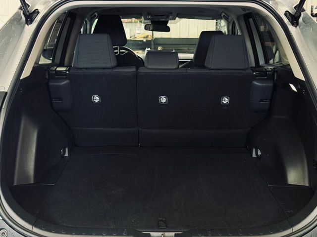 2025 TOYOTA RAV4 - Image 9