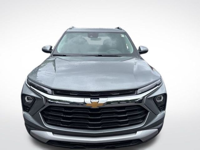 2024 Chevrolet Trailblazer LT photo 2