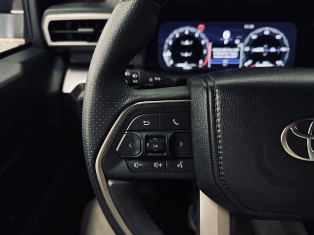 2025 TOYOTA 4RUNNER - Image 25