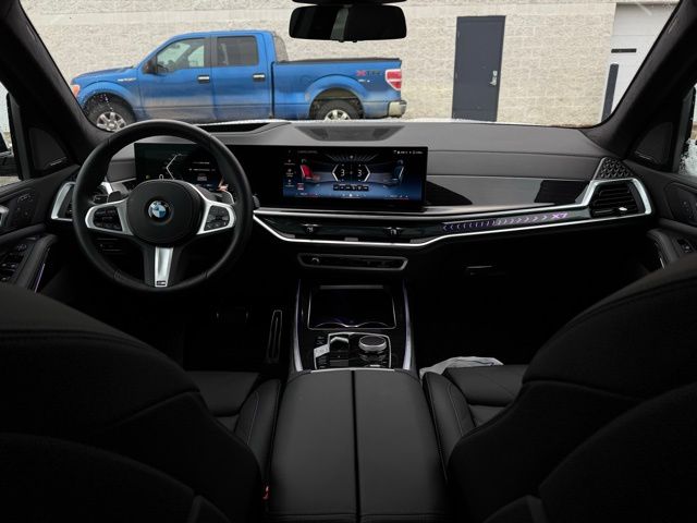 2026 BMW X7 - Image 29