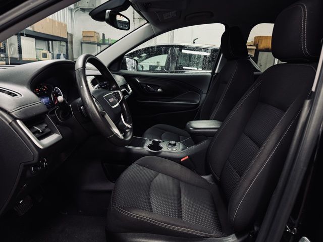 2022 GMC TERRAIN - Image 15