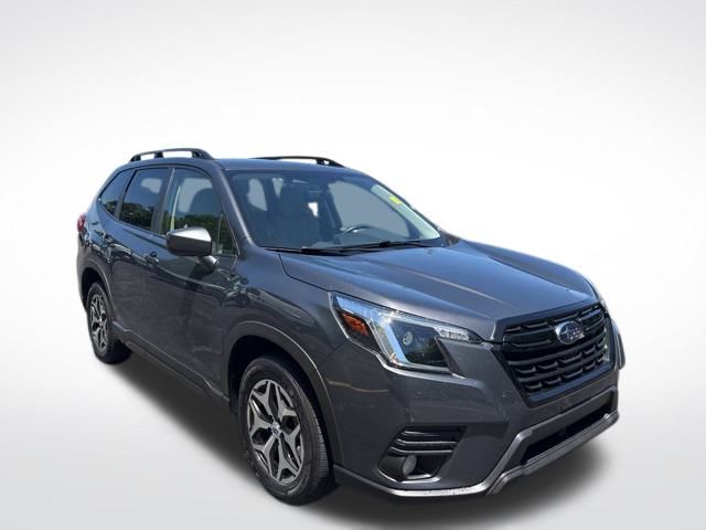 2023 Subaru Forester Premium photo 3