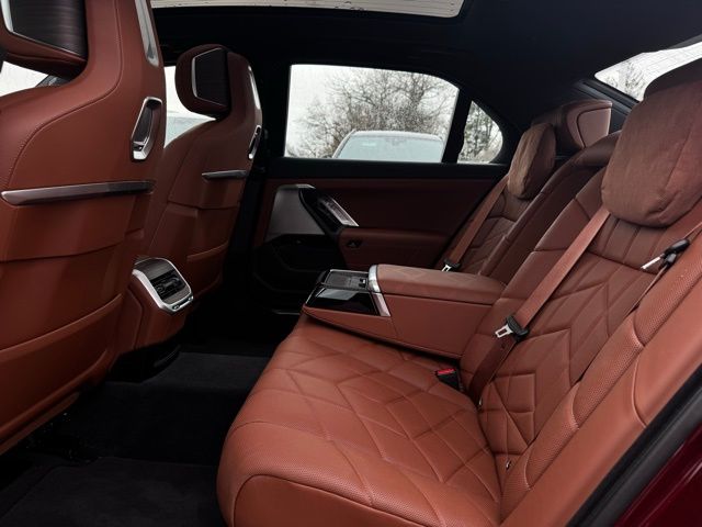 2023 BMW 760I - Image 21