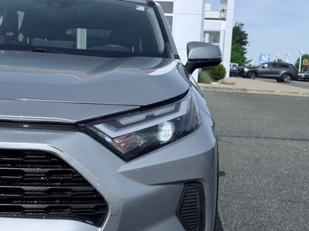 Used 2022 Toyota RAV4 Hybrid XLE SUV