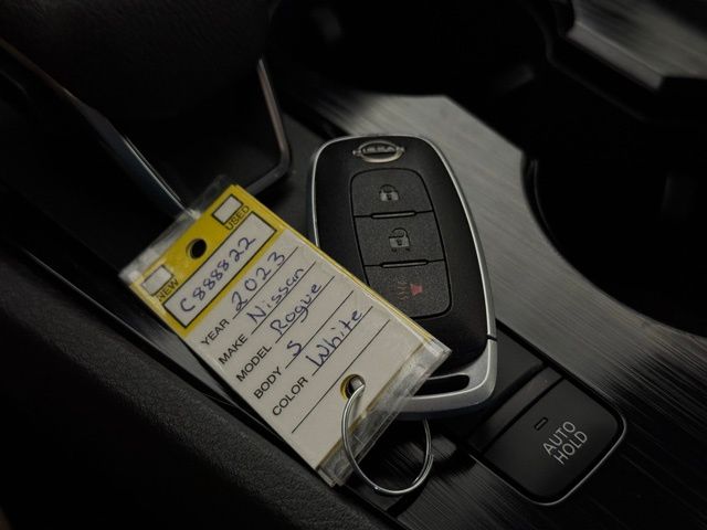 2023 NISSAN ROGUE - Image 30