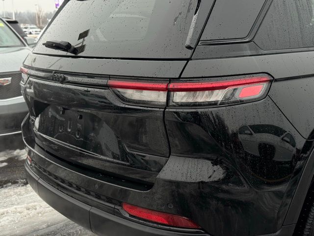 2023 JEEP GRAND CHEROKEE - Image 6