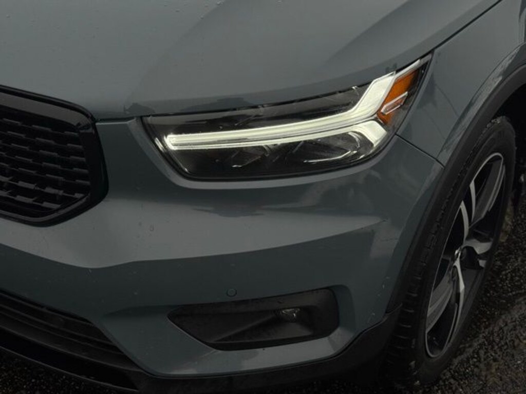 Used 2020 Volvo XC40 T5 R-Design SUV