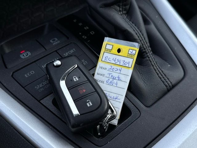 2024 TOYOTA RAV4 - Image 33