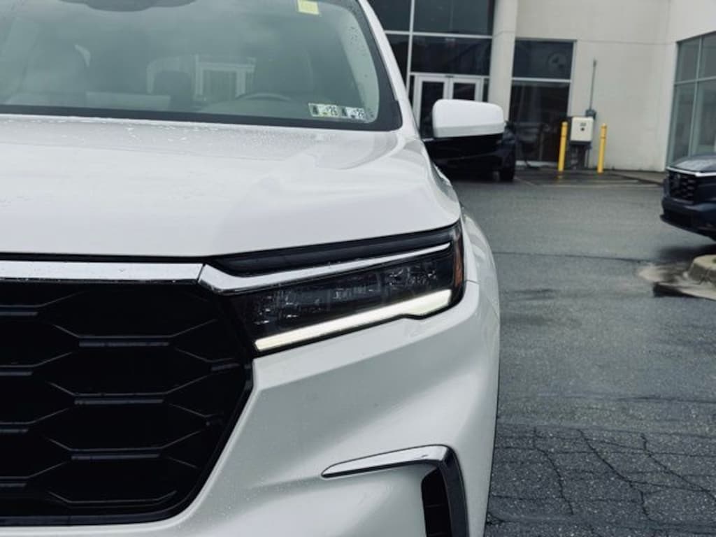 Used 2024 Honda Pilot Touring SUV