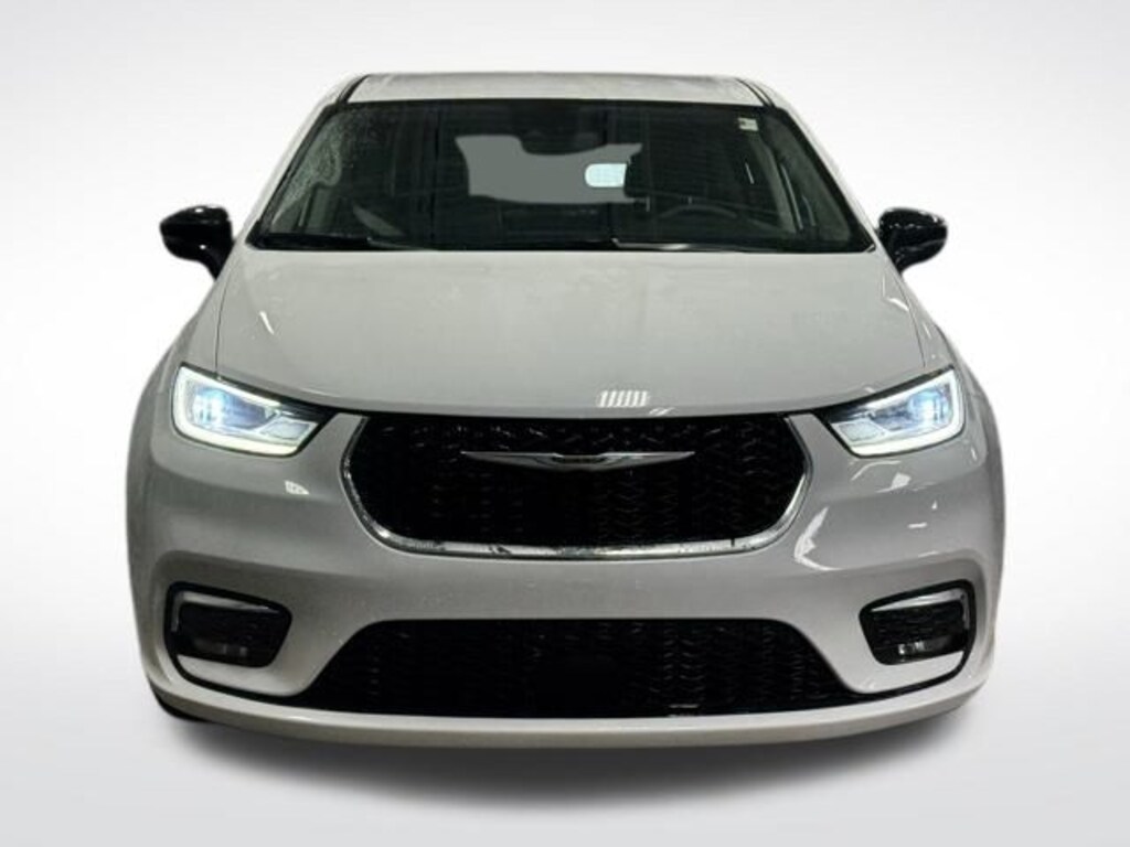 Used 2024 Chrysler Pacifica Touring L Van Passenger Van