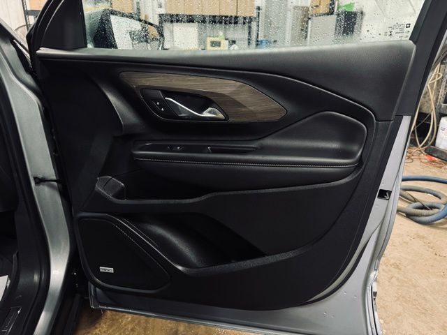 2023 GMC TERRAIN - Image 15