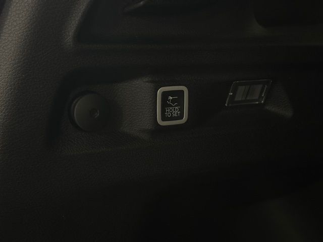 2023 JEEP GRAND CHEROKEE L - Image 12