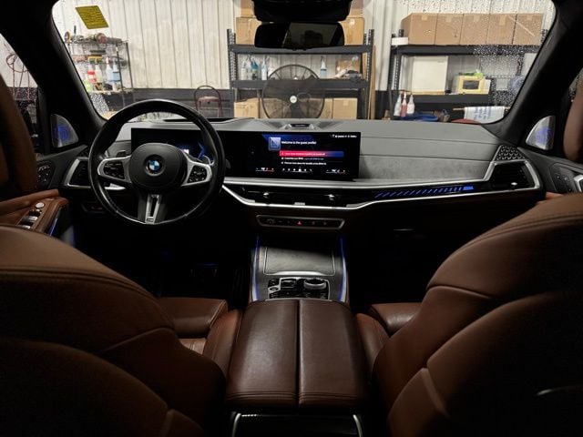 2024 BMW X7 - Image 28