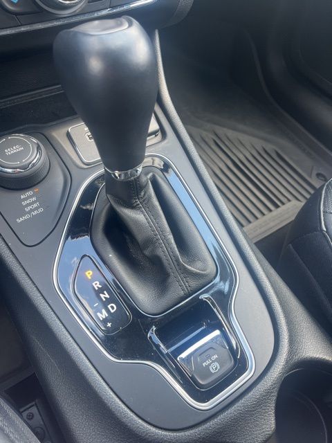 2022 JEEP CHEROKEE - Image 27