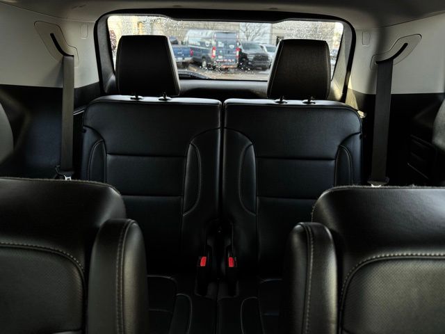 2023 GMC ACADIA - Image 22