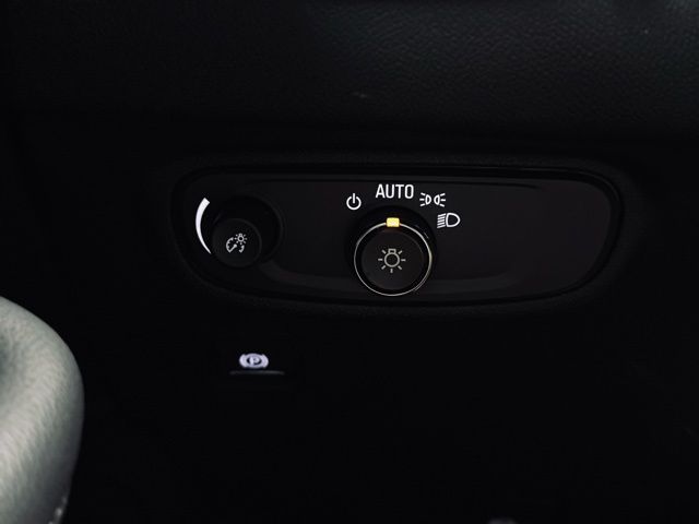 2022 GMC TERRAIN - Image 27