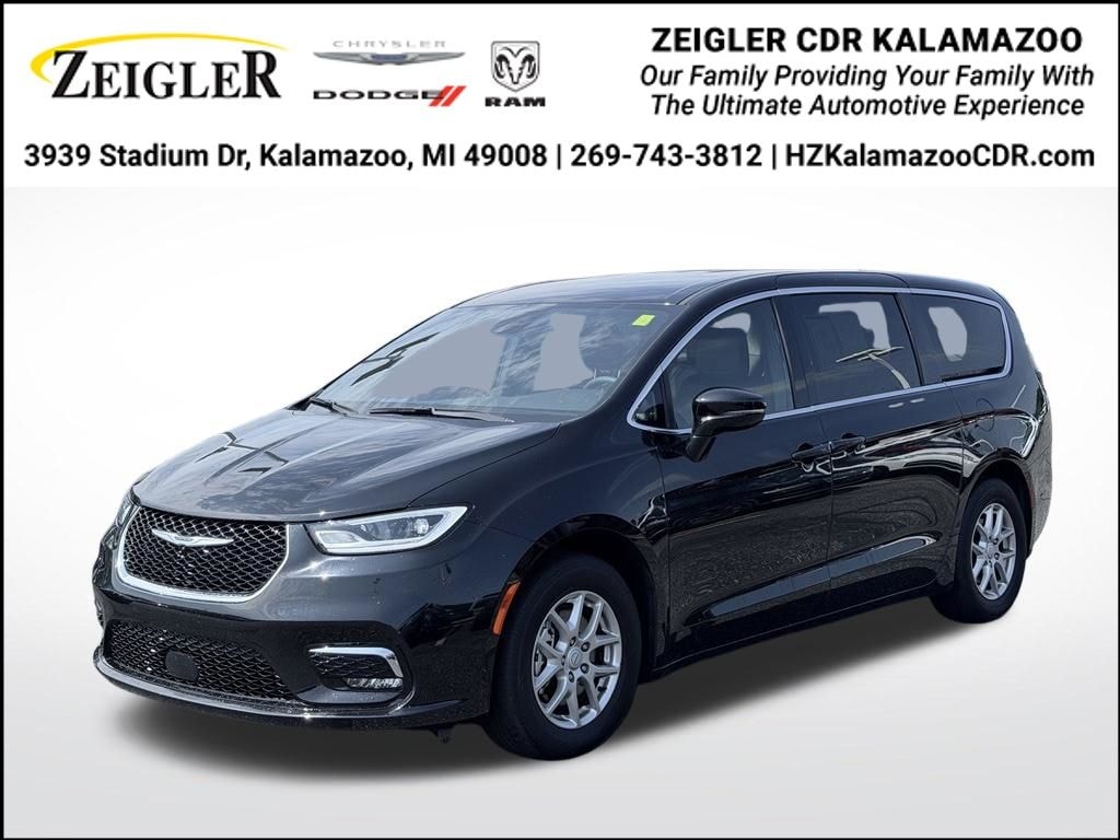 Certified 2025 Chrysler Pacifica Select Van Passenger Van