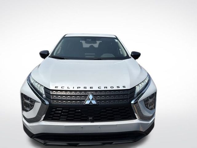 2024 Mitsubishi Eclipse Cross LE photo 2