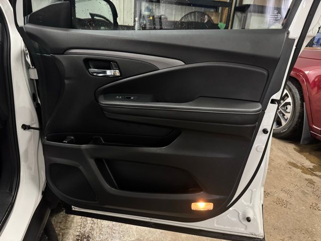 2023 HONDA RIDGELINE - Image 11