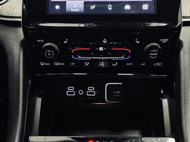 2023 JEEP GRAND CHEROKEE - Image 31