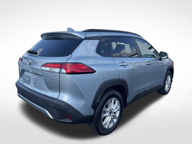 2024 Toyota Corolla Cross LE photo 4